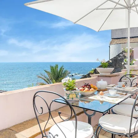 Ancient Overlooking The Sea With Garden Holiday home *